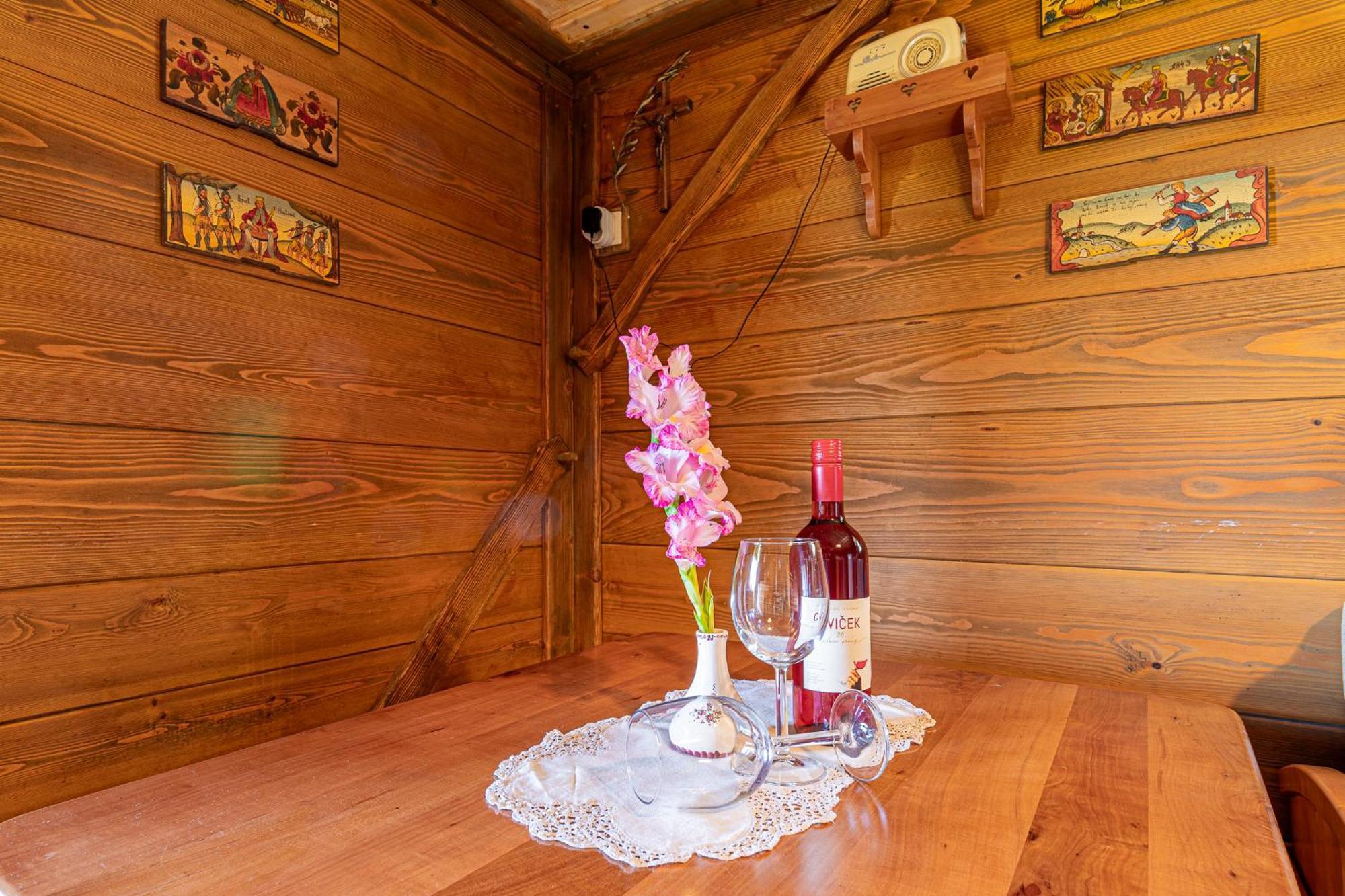 Vineyard Cottage Skatlar Otočec Exterior foto