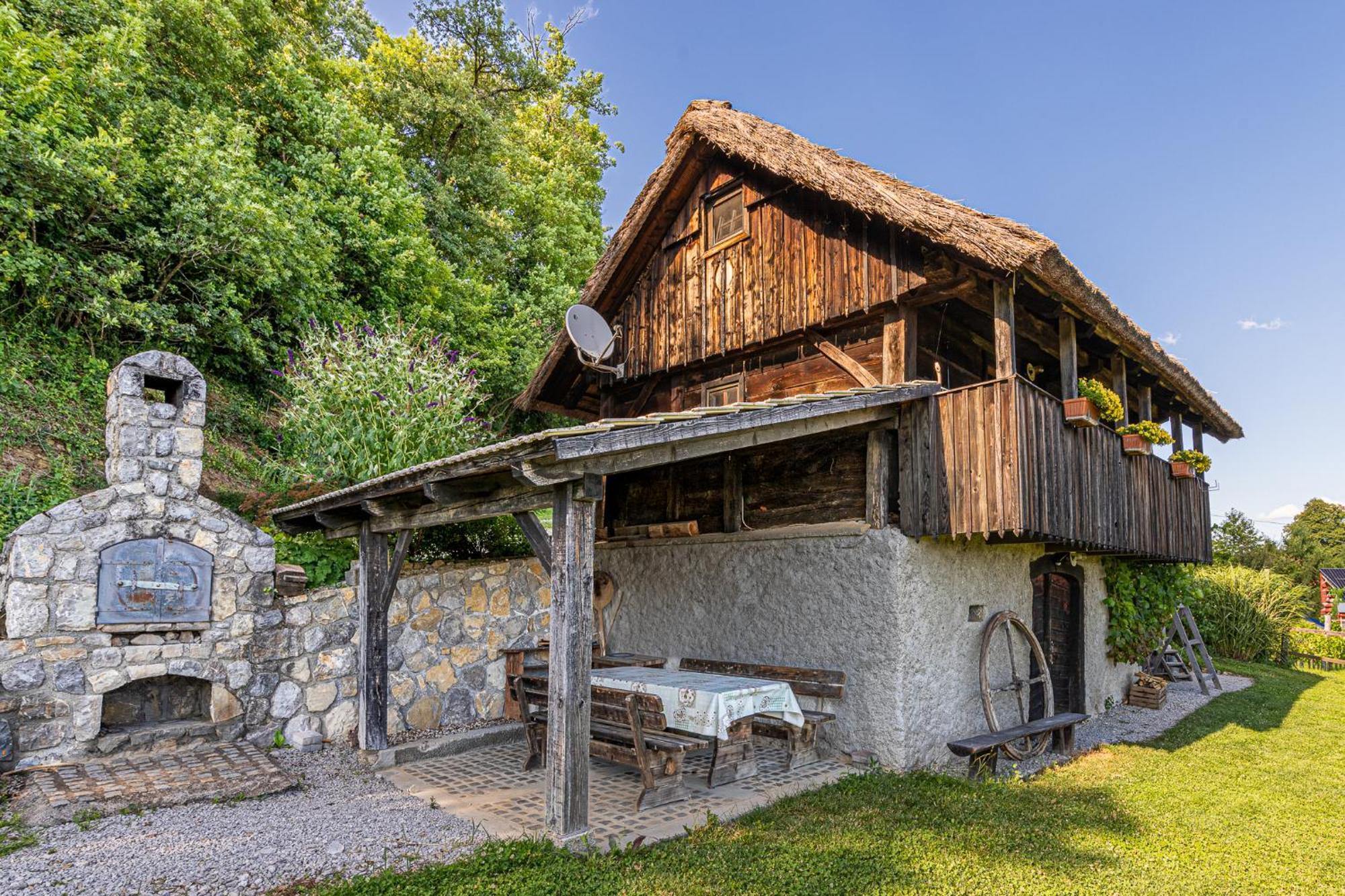 Vineyard Cottage Skatlar Otočec Exterior foto